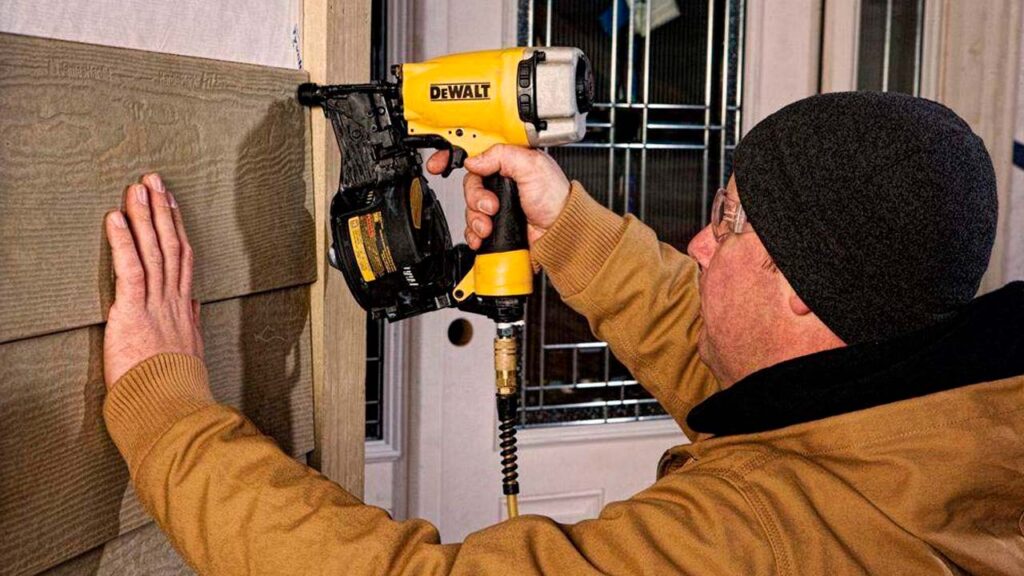 Pistola de Siding DEWALT DW66C